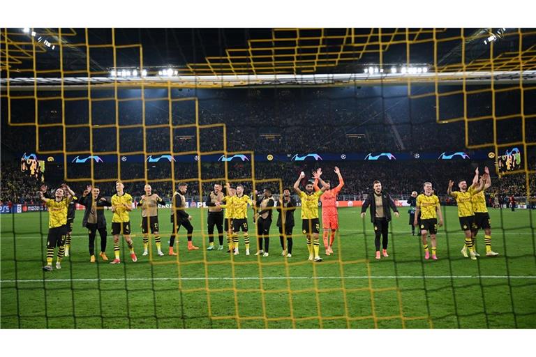 Hoffen nun auf den Einzug ins CL-Finale: Die Dortmunder Spieler.