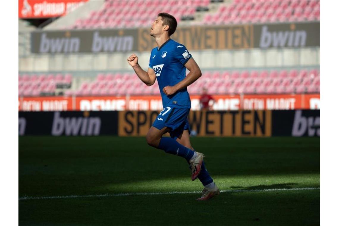 Hoffenheims Andrej Kramaric feiert sein Tor. Foto: Federico Gambarini/dpa/Archivbild