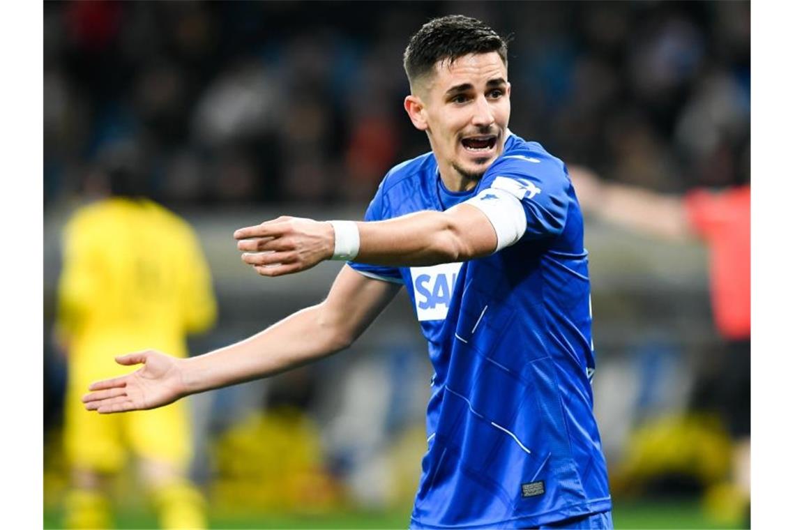 Rose baut BVB nach Pokal-Aus um: Hoffenheim mit Hübner Hoffenheims Benjamin Hübner reagiert im Spiel. Foto: Tom Weller/dpa/Bildarchiv