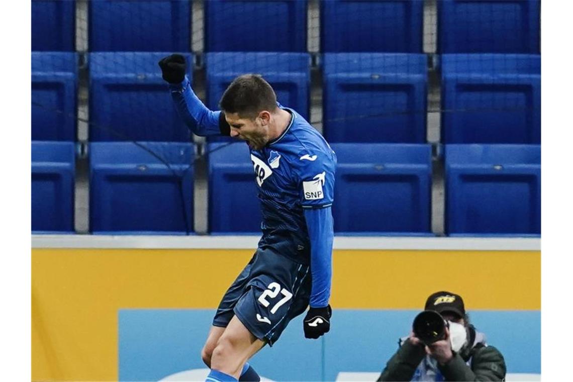 Nach Covid-Erkrankung: Hoffenheims Kramaric trainiert wieder Hoffenheims Torsachütze Andrej Kramaric jubelt. Foto: Uwe Anspach/dpa