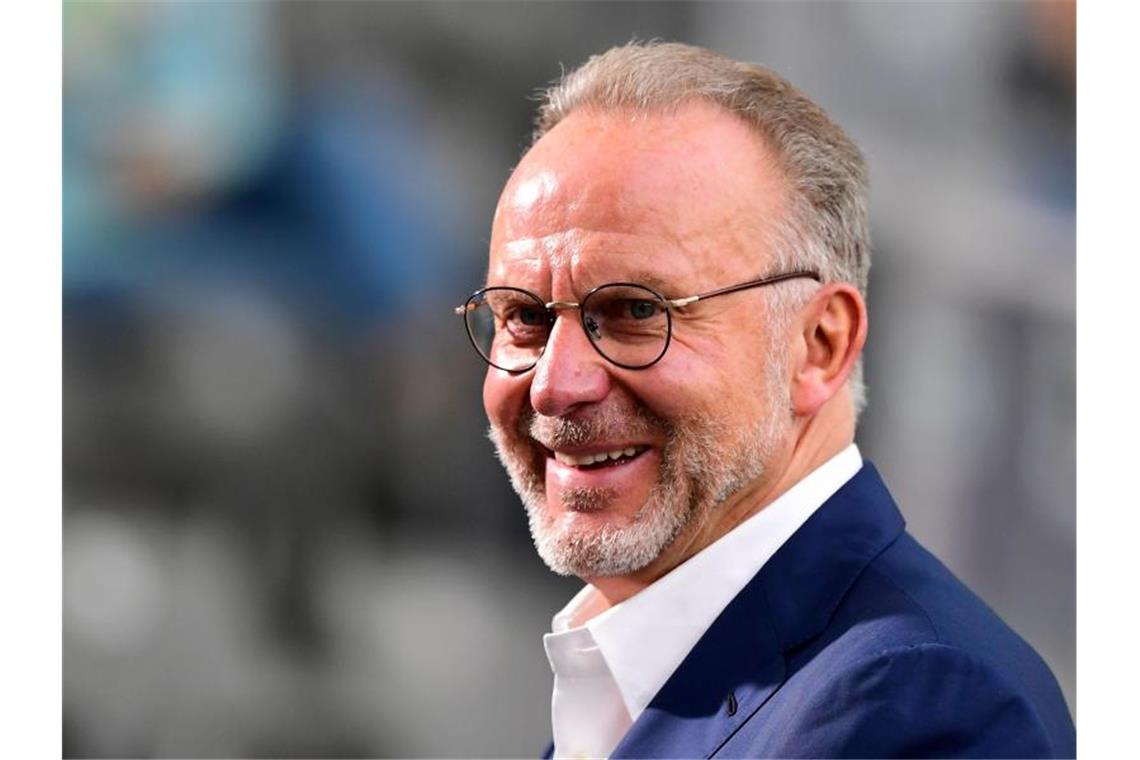 Hofft auf die baldige Rückkehr von Fans in die Fußball-Stadien: Bayern-Boss Karl-Heinz Rummenigge. Foto: Robert Michael/dpa-Zentralbild/Pool/dpa