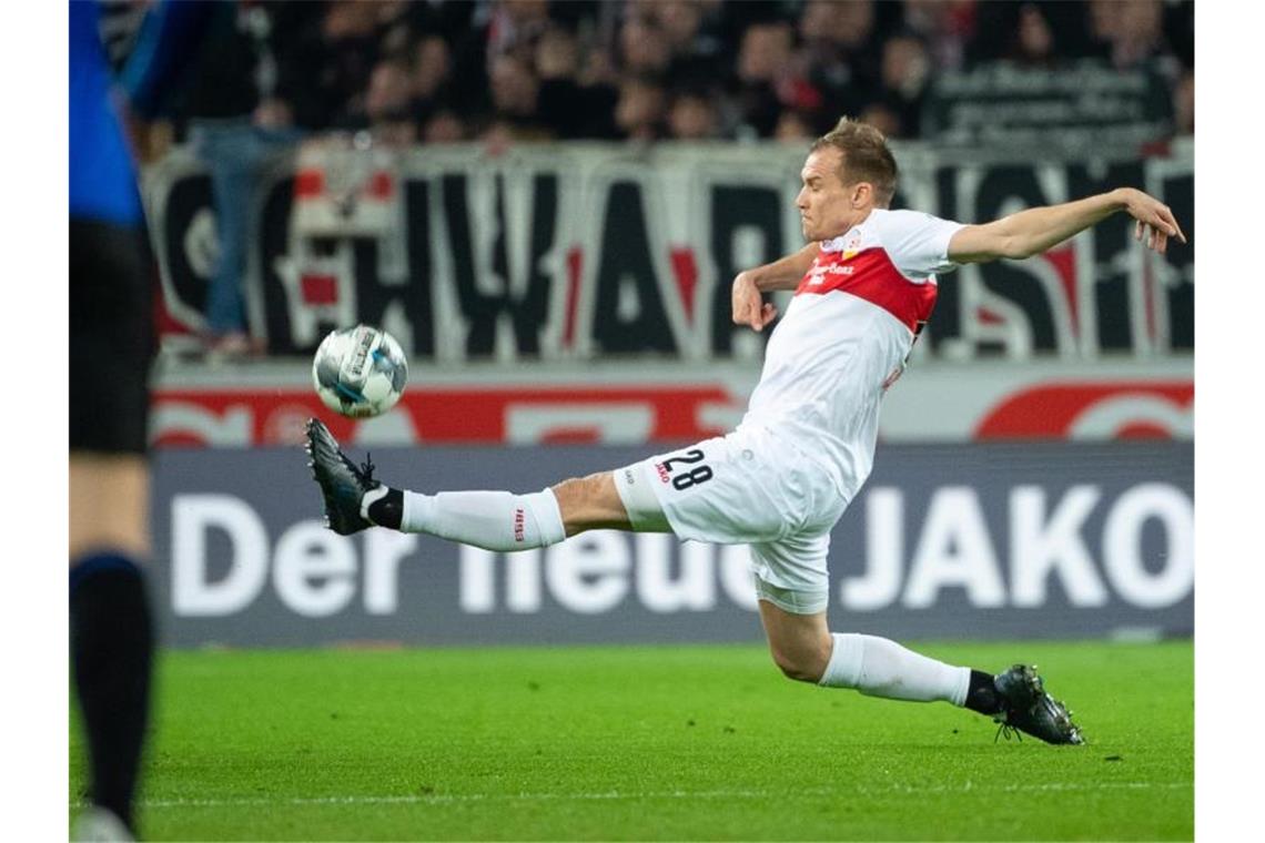 VfB ohne Kempf in Kiel: Badstuber kehrt in Startelf zurück Holger Badstuber kehrt gegen Holstein Kiel in die Abwehrreihe des VfB zurück. Foto: Sebastian Gollnow/dpa/Archivbild