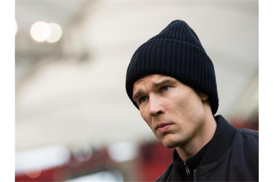Badstuber: Planungen für Zeit nach VfB-Vertragsende laufen Holger Badstuber vom VfB Stuttgart steht vor einem Spiel im Stadion. Foto: Tom Weller/dpa/Archivbild