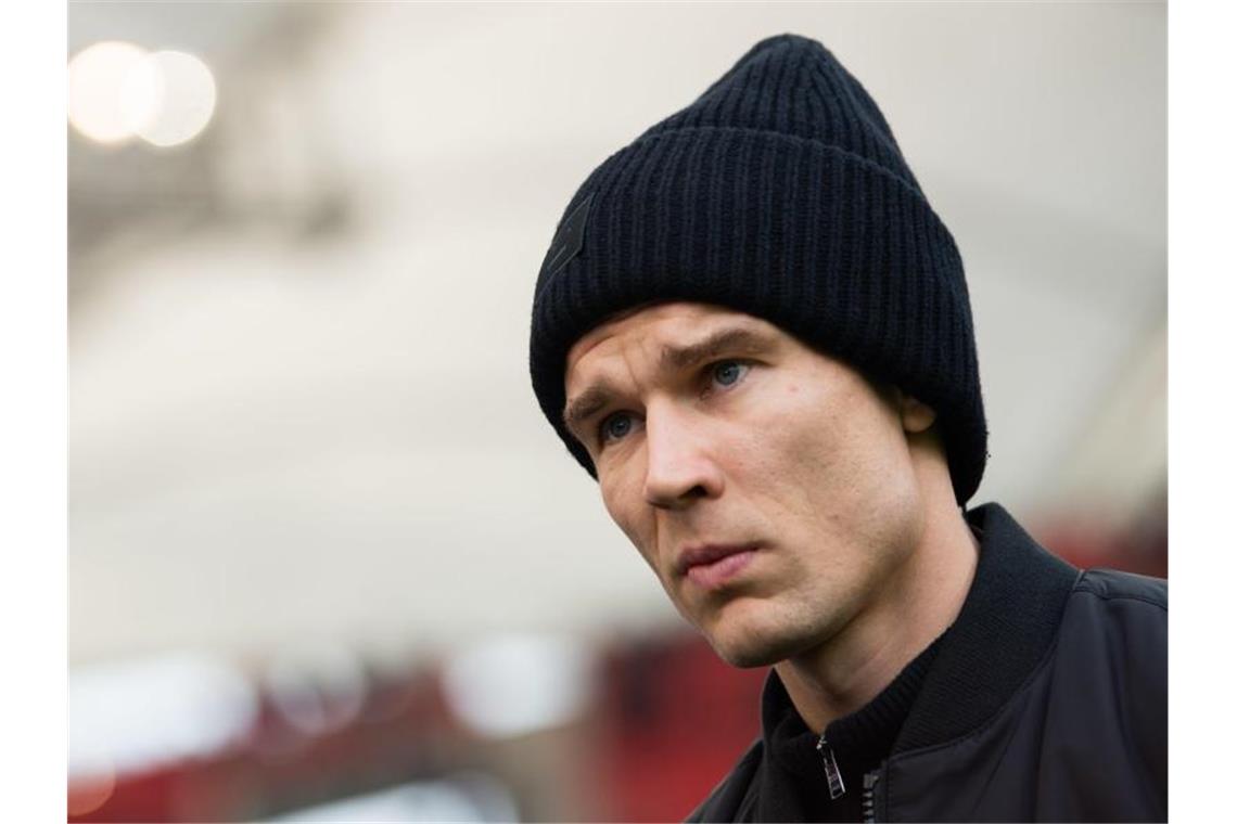 Holger Badstuber, vom VfB Stuttgart steht vor einem Spiel im Stadion. Foto: Tom Weller/dpa