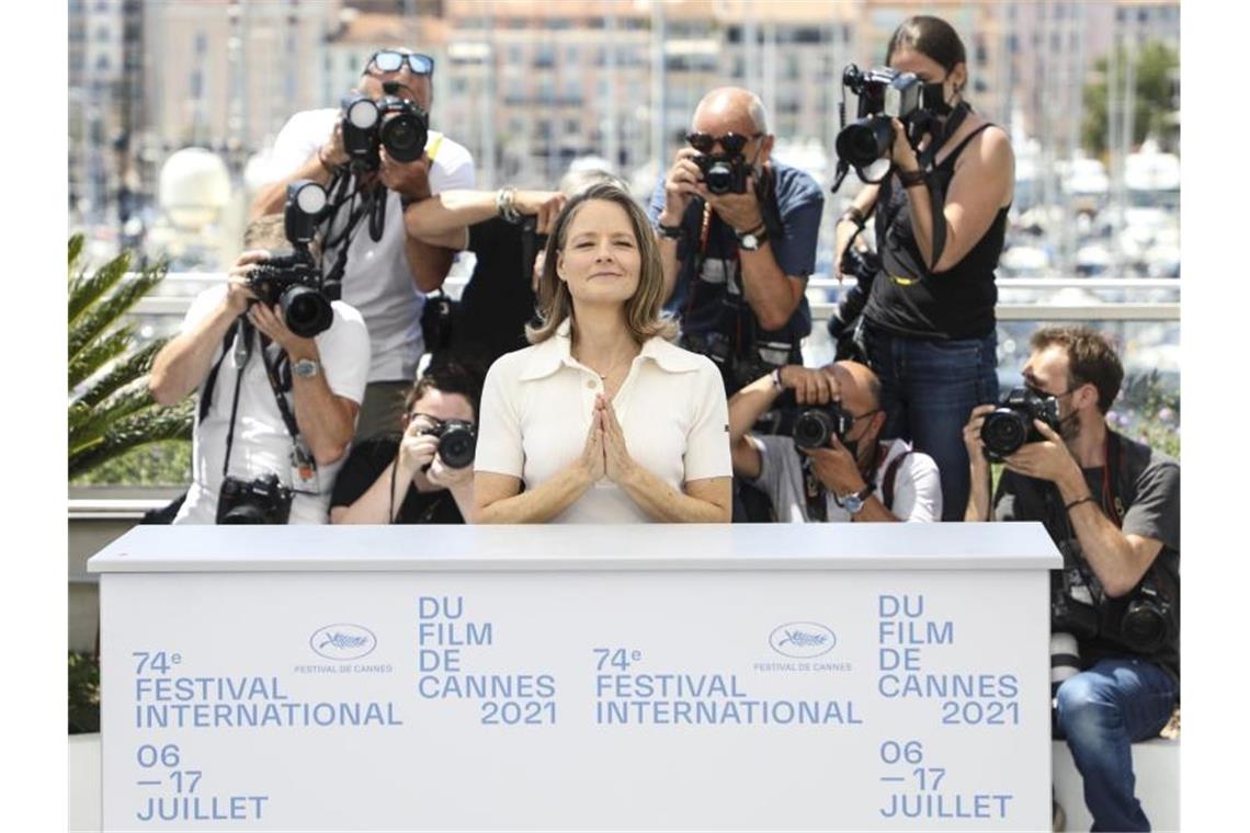 Hollywood-Glanz in Cannes: Jodie Foster wird beim Filmfestival mit einer Ehrenpalme ausgezeichnet. Foto: Vianney Le Caer/Invision/AP/dpa