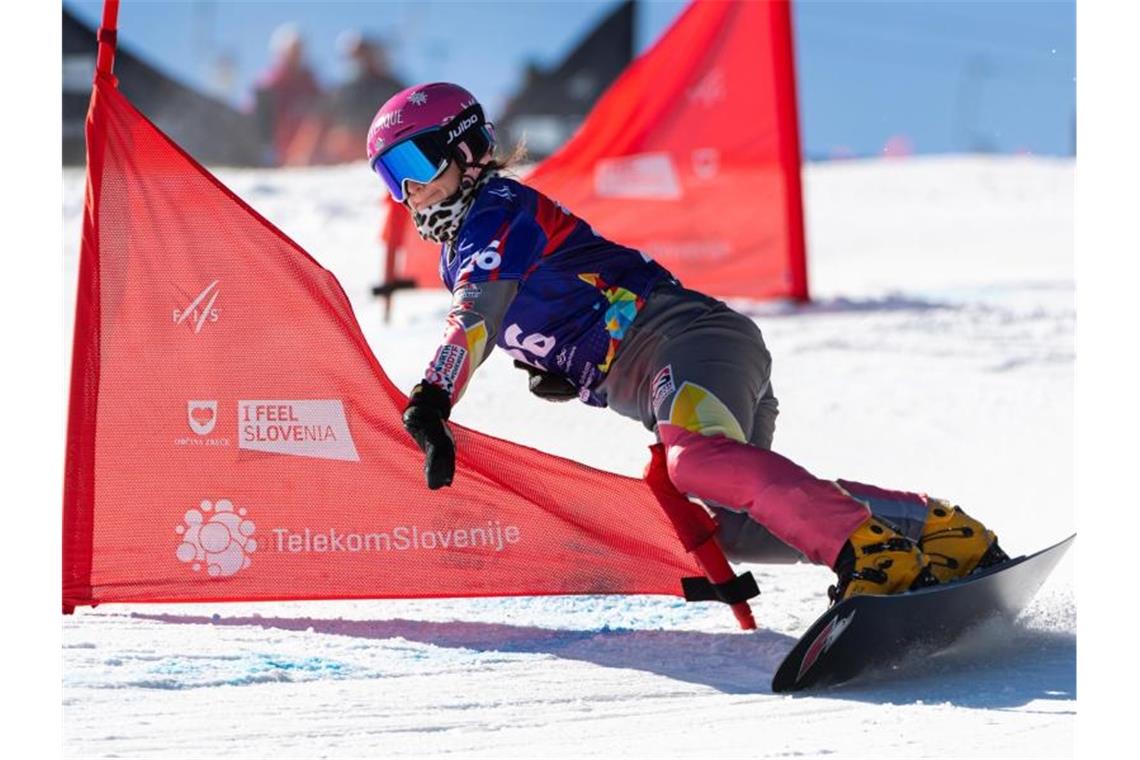 Holt im Parallel-Slalom WM-Silber: Ramona Hofmeister. Foto: Miha Matavz/Miha Matavz Photo & Video/dpa