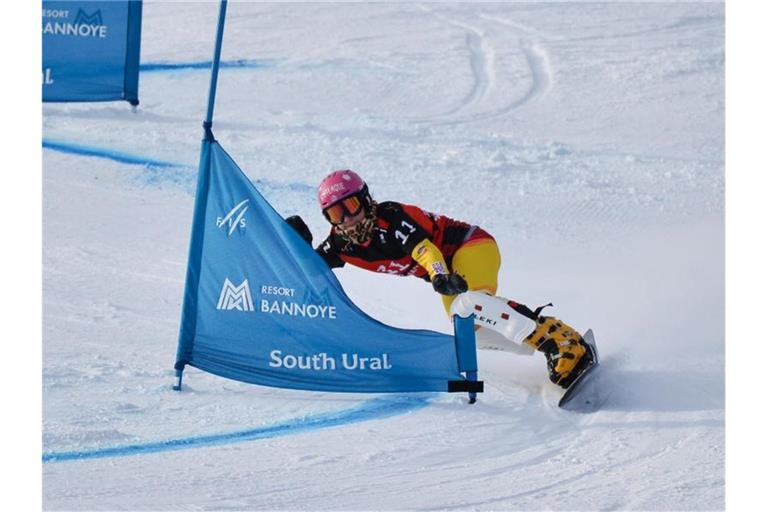 Holt sich im russischen Bannoye im Parallel-Riesenslalom den Sieg: Ramona Hofmeister. Foto: Aleksandr Kondratuk/Sputnik/dpa