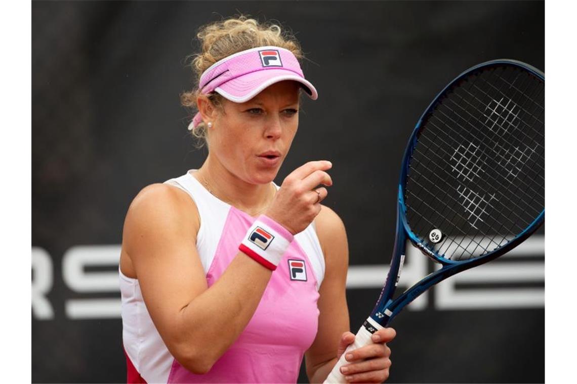 Holt sich zusammen mit Vera Swonarewa bei den US Open den Doppel-Titel der Damen: Laura Siegemund. Foto: Marijan Murat/dpa