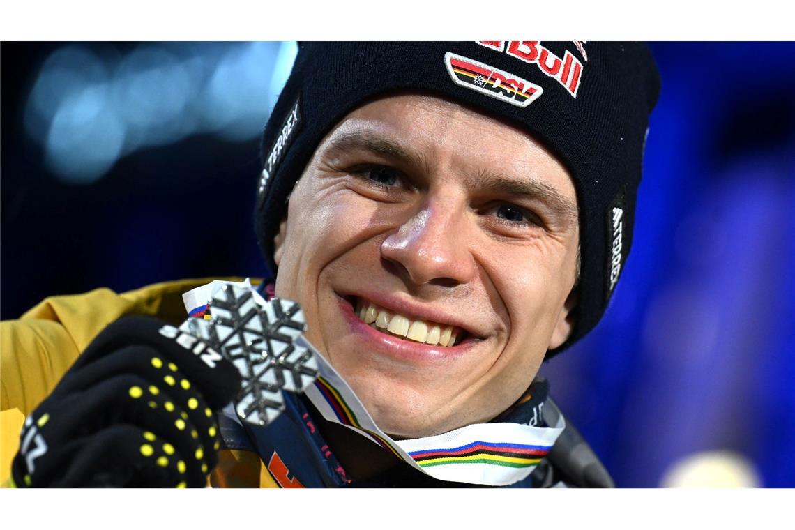 Abschied nach Olympia: Skisprung-Bundestrainer macht Schluss Holte bei der WM 2025 die einzige Skisprung-Medaille: Andreas Wellinger.