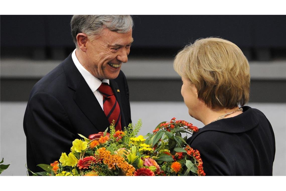 Ungewöhnliche Karrieren: Quereinsteiger im Bund Horst Köhler (l) galt als einer der prominentesten Quereinsteiger in der Bundespolitik. (Archivbild)