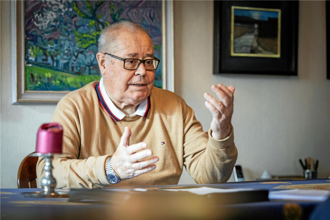 Horst Lässing blickt auf seine Zeit als Landrat zurück Horst Lässing erinnert sich noch genau an seine Einsetzung vor 50 Jahren. Foto: Alexander Becher