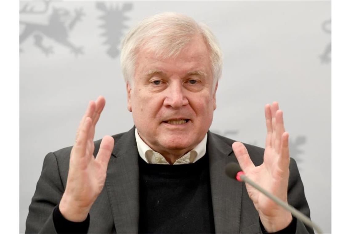 Horst Seehofer, Bundesminister des Innern, für Bau und Heimat, befürwortet eine Änderung des Wuchermietparagrafen. Foto: Carsten Rehder/dpa