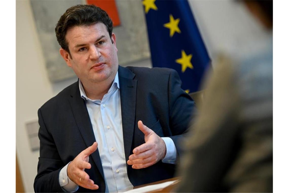 Heil will stabile Renten ohne Kostenschub Hubertus Heil (SPD), Bundesminister für Arbeit und Soziales, im dpa-Interview. Foto: Britta Pedersen/dpa-Zentralbild/dpa
