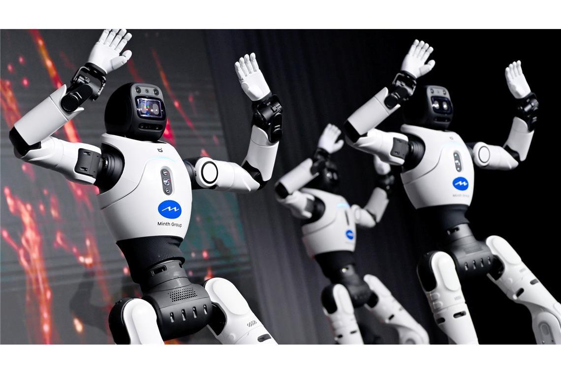 Humanoide Roboter auf der Bühne