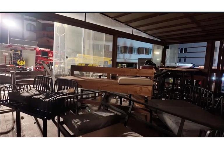 Hunderte Menschen hatten in der Bar den Jahreswechsel gefeiert.