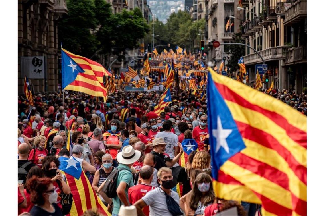 Hunderttausende demonstrieren in Barcelona für die Unabhängigkeit Kataloniens von Spanien. Foto: Jordi Boixareu/ZUMA Press Wire/dpa