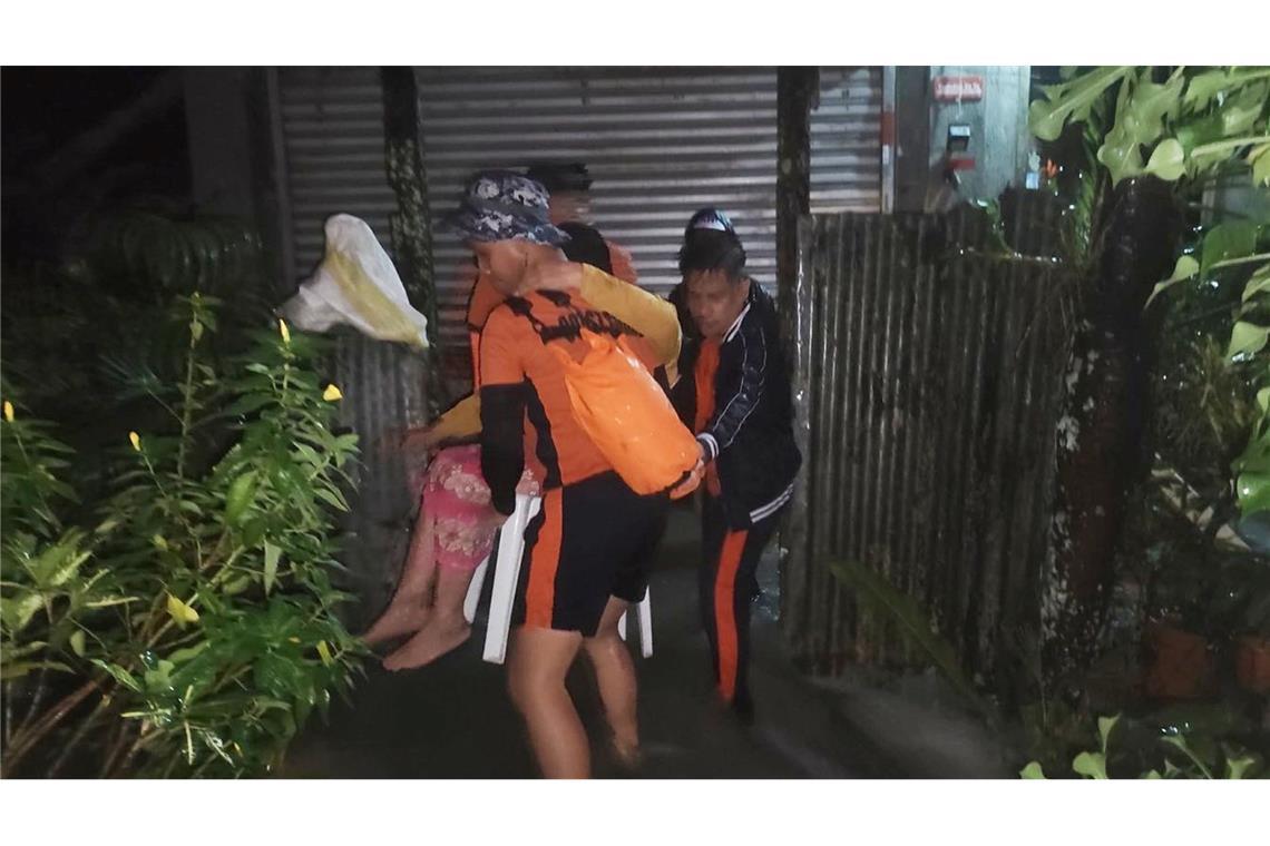 Sturm "Bualoi" fegt über Philippinen - Tote und Verletzte Hunderttausende Menschen mussten aus ihren Häusern evakuiert werden.
