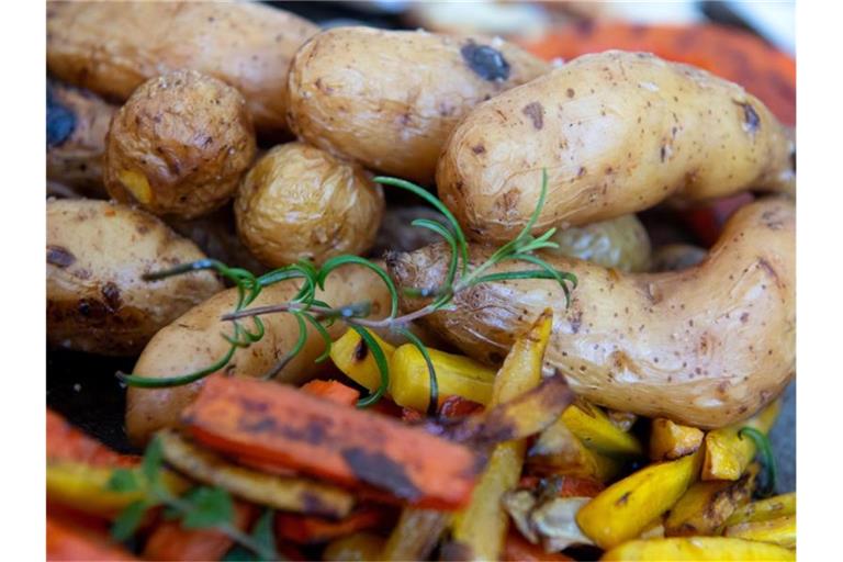 Hunger auf Kartoffeln: Der Pro-Kopf-Verbrauch stieg im Wirtschaftsjahr 2020/21 um zwei Kilogramm. Foto: Sven Hoppe/dpa