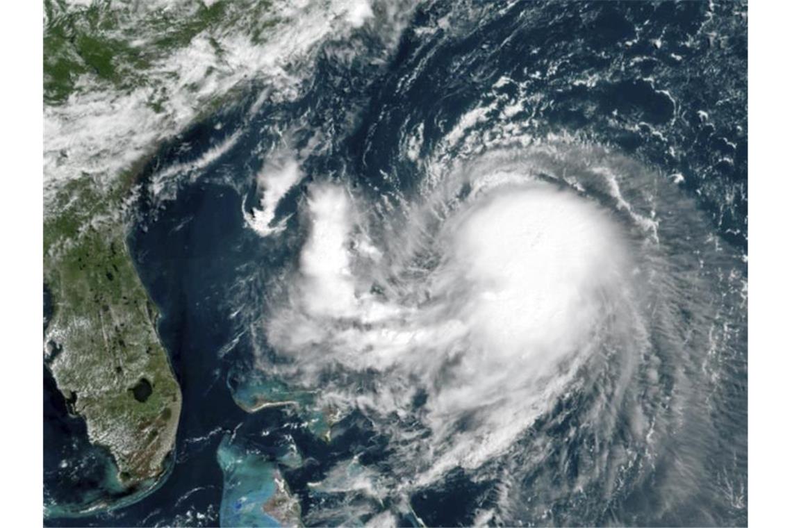Hurrikan „Henri“ nähert sich den USA. Foto: Uncredited/noaa/dpa