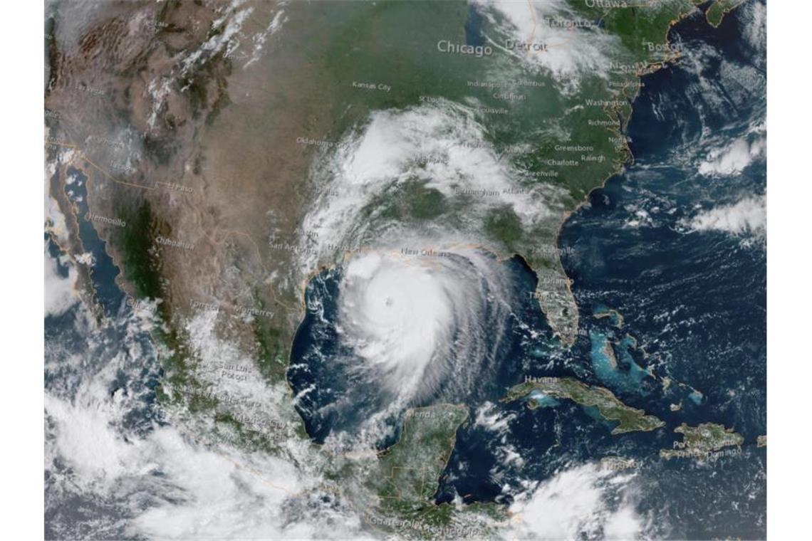 Hurrikan „Laura“ nähert sich der US-Küste am Golf von Mexiko. Dort, wo „Laura“ auf Land treffe, müsse mit „verheerenden Sturmschäden“ gerechnet werden, warnt das US-Hurrikanzentrum. Foto: Noaa/ZUMA Wire/dpa