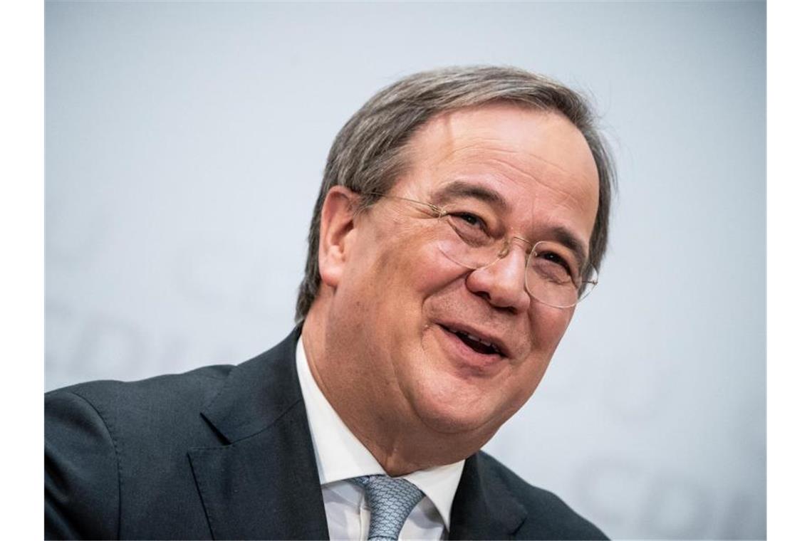 Söder akzeptiert CDU-Beschluss für Kanzlerkandidat Laschet „Ich bin bereit, für uns die Kandidatur zu übernehmen“: CDU-Chef Armin Laschet wollte die Entscheidung in der K-Frage bereits am Montagabend erzwingen. Erfolglos. Foto: Michael Kappeler/dpa