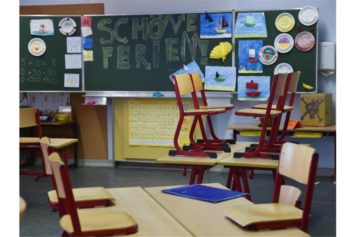 „Ich bin mir aber sicher, dass es nach den Osterferien keinen Unterrichts-Vollstart an den Schulen geben wird“, Lehrerverbandspräsident Heinz-Peter Meidinger. Foto: Arne Dedert/dpa