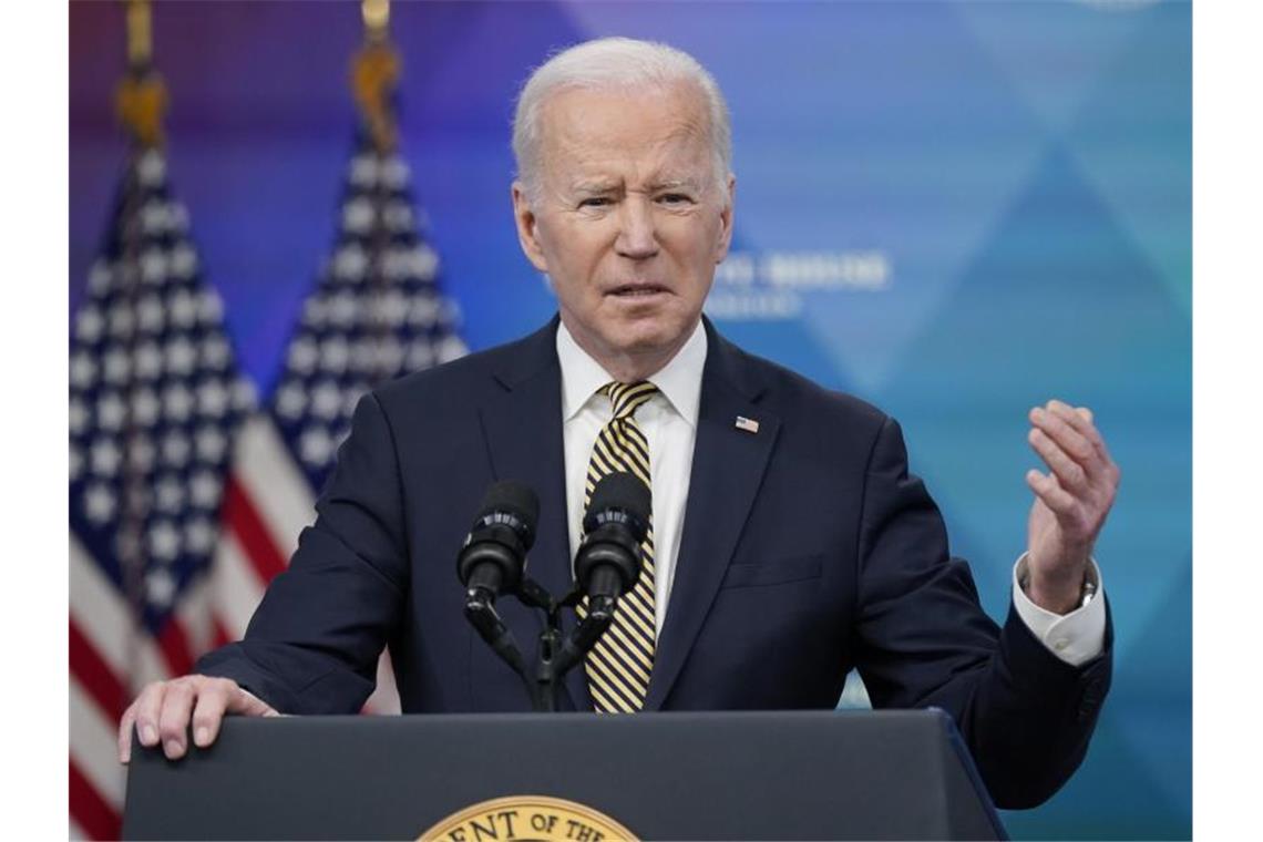 „Ich glaube, er ist ein Kriegsverbrecher“, sagt Joe Biden auf die Frage einer Reporterin. Foto: Patrick Semansky/AP/dpa