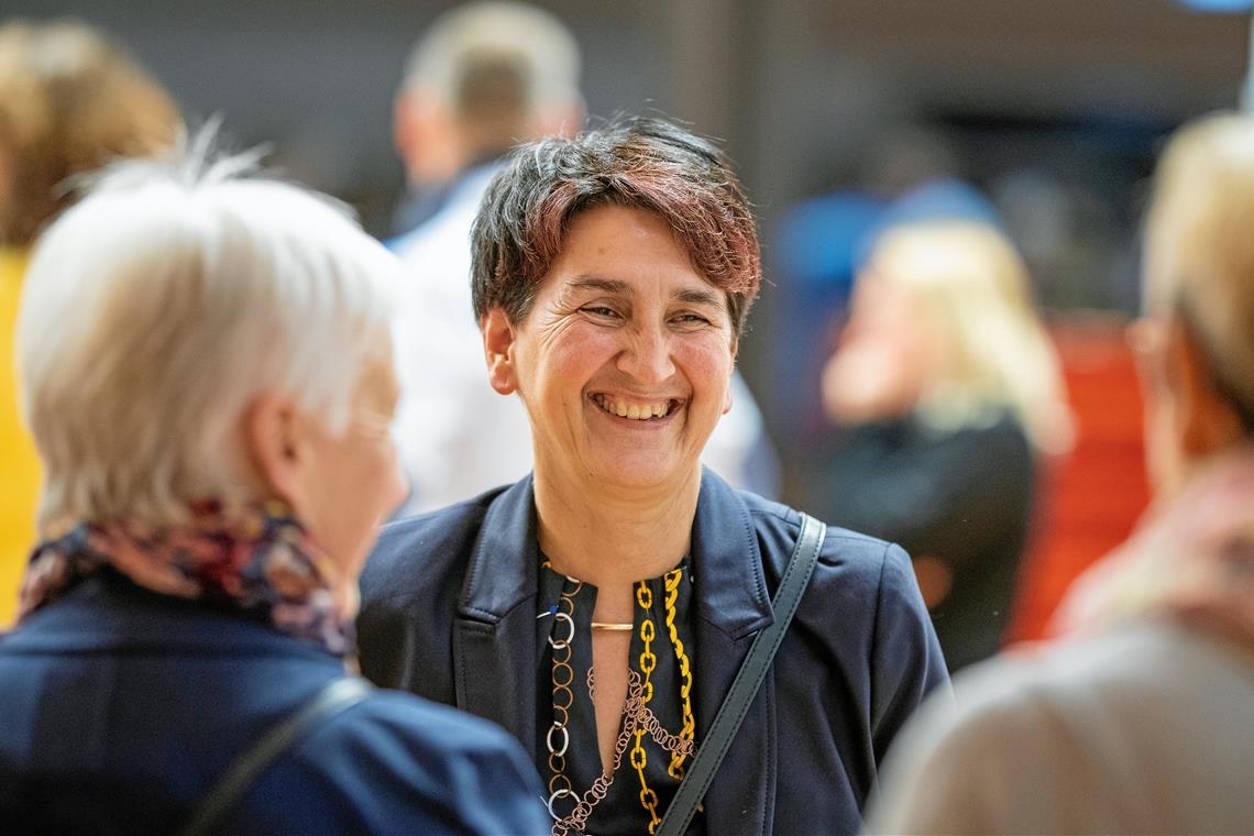 „Ihr seid einfach klasse, vielen Dank“ „Ich schaffe unheimlich gern mit euch zusammen“: Bürgermeisterin Irmtraud Wiedersatz an Mitarbeiter und Gemeinderäte gerichtet. Foto: A. Becher