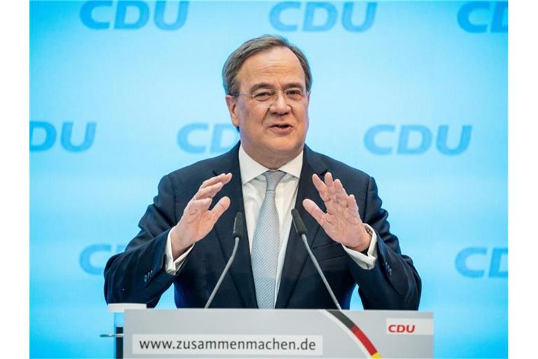 „Ich wünsche mir, dass alles, was wir in den kommenden Wochen tun, möglichst bundeseinheitlich erfolgt. Das ist auch in Schulfragen möglich“, sagt Armin Laschet. Foto: Michael Kappeler/dpa