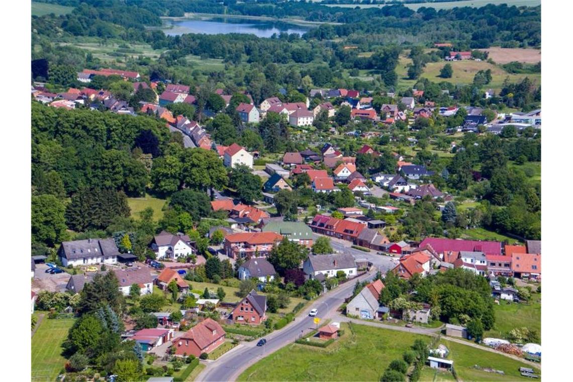 Idylle im Grünen? Die Kleinstadt Gadebusch im Landkreis Nordwestmecklenburg. Foto: Jens Büttner/dpa-Zentralbild/dpa