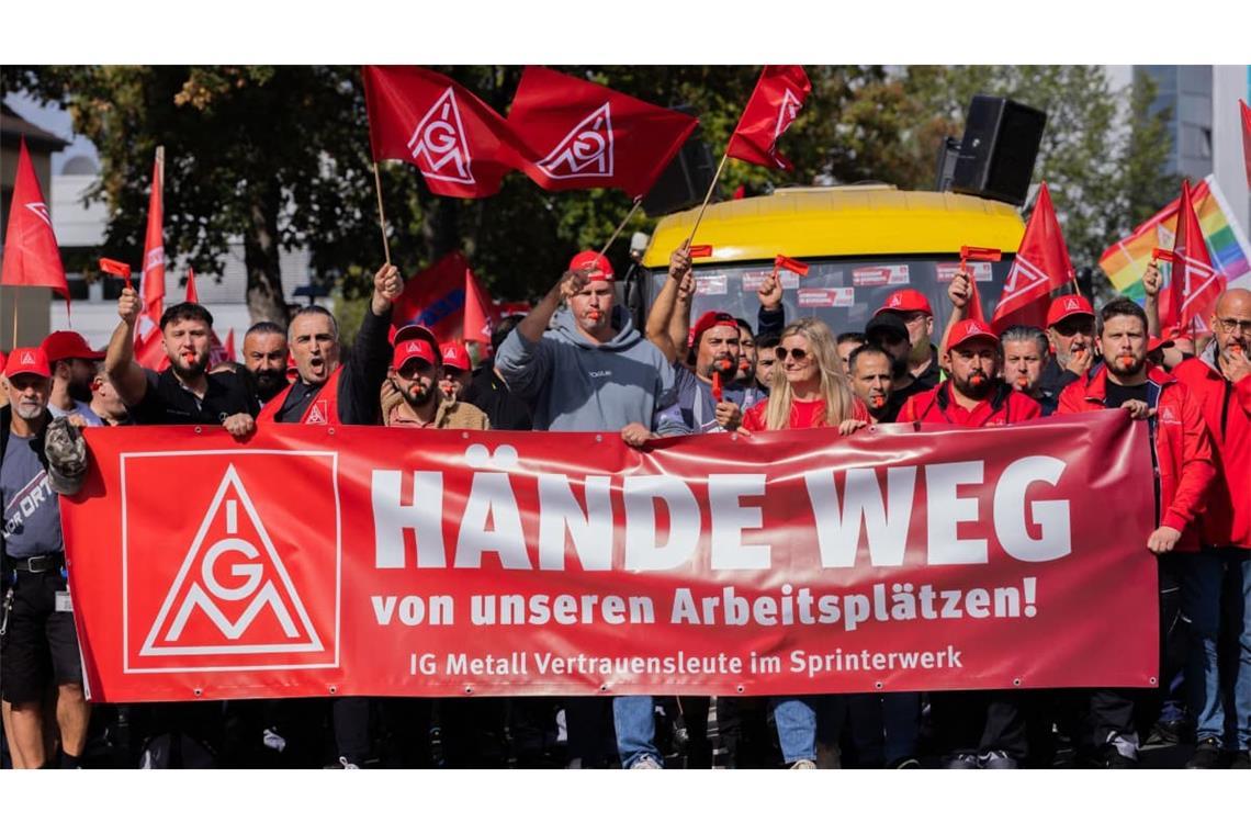 IG Metall kämpft für höhere Löhne - obwohl der Einsatz für die Arbeitsplätze wichtiger erscheint.