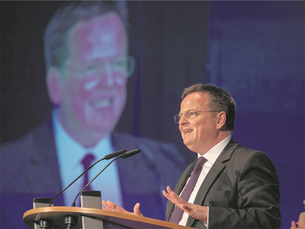 Plädoyer gegen die Bequemlichkeit IHK-Bezirkskammerpräsident Claus Paal geht optimistisch ins neue Jahr: „Unsere Unternehmen haben eine glänzende Ausgangslage für 2019.“