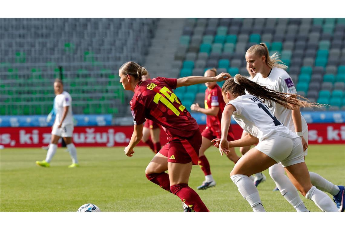 Ihr Eckball leitete das 1:0 ein: Klara Bühl (l).