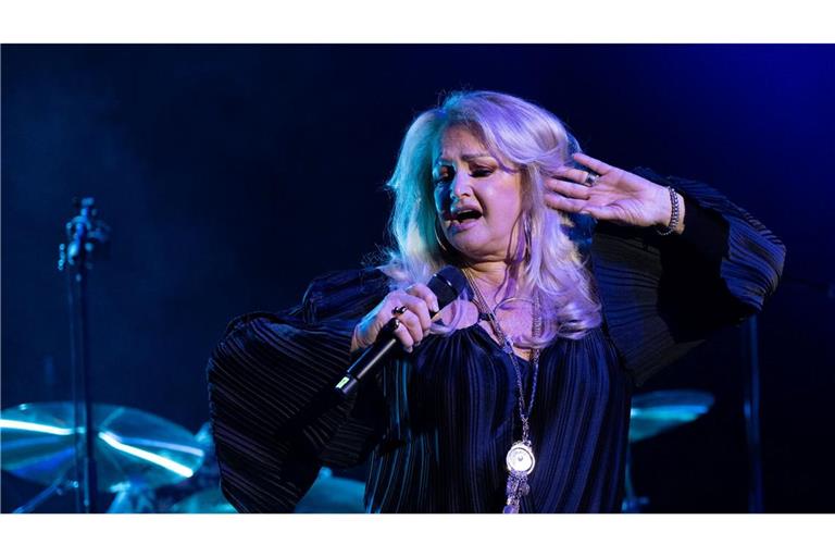 Ihre Fans hoffen, dass Bonnie Tyler bald wieder auf der Bühne steht. (Archivbild)