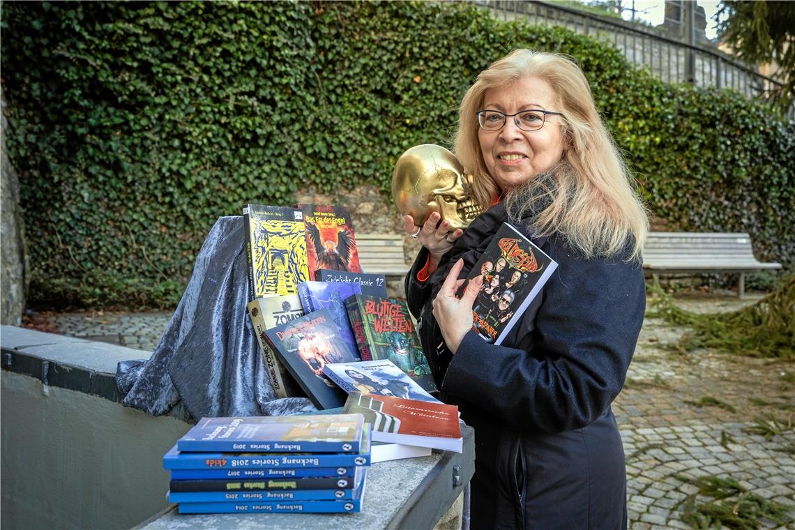 Zehn Verlage veröffentlichen ihre Storys Ihre Fantasie ist grenzenlos: Marina Heidrich hat Geschichten in unterschiedlichsten Genres erzählt. Foto: A. Becher