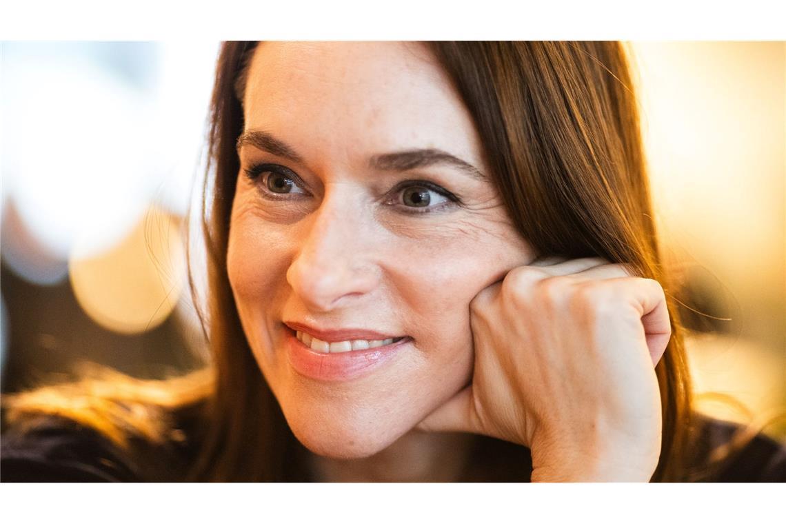 Netflix-Star Kim Riedle steht zu ihrer Zeit bei Daily Soap Ihre Netflix-Serie bekam gerade einen Emmy.