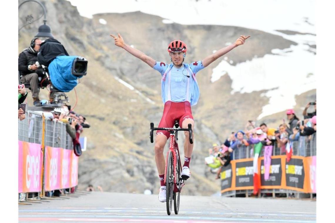 Sakarin gewinnt erste Bergankunft beim 102. Giro