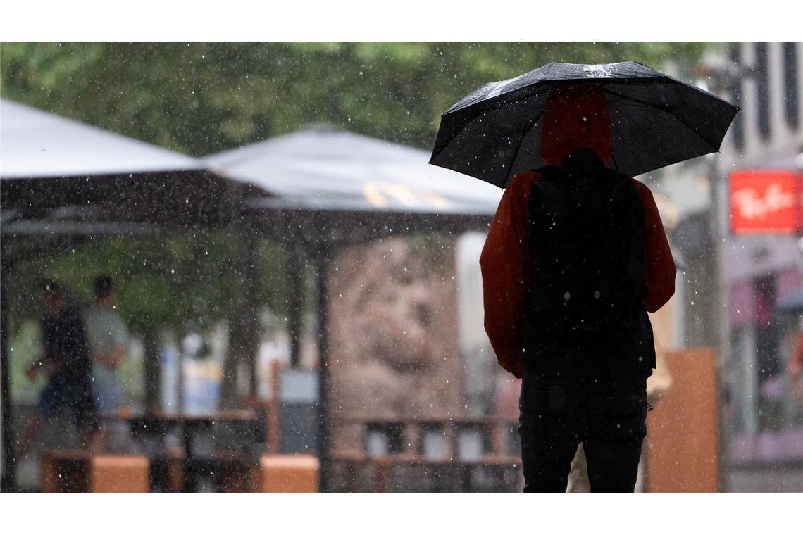 Gewitter und Starkregen im äußersten Süden erwartet