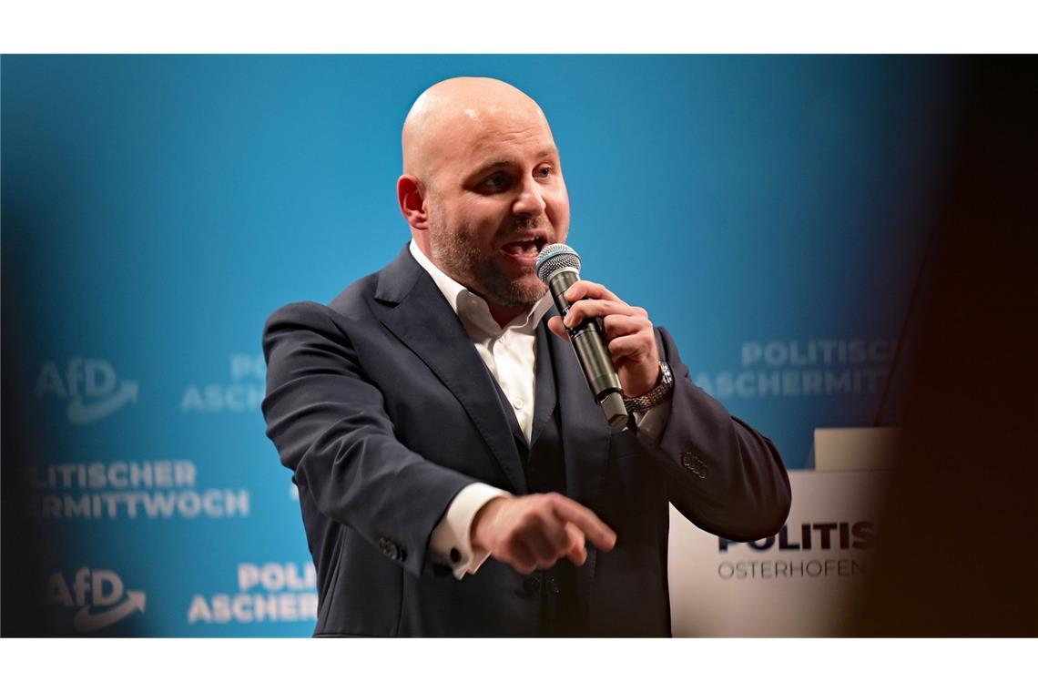 Im aktuellen Wahlkampf gibt sich Markus Frohnmaier betont gemäßigt.