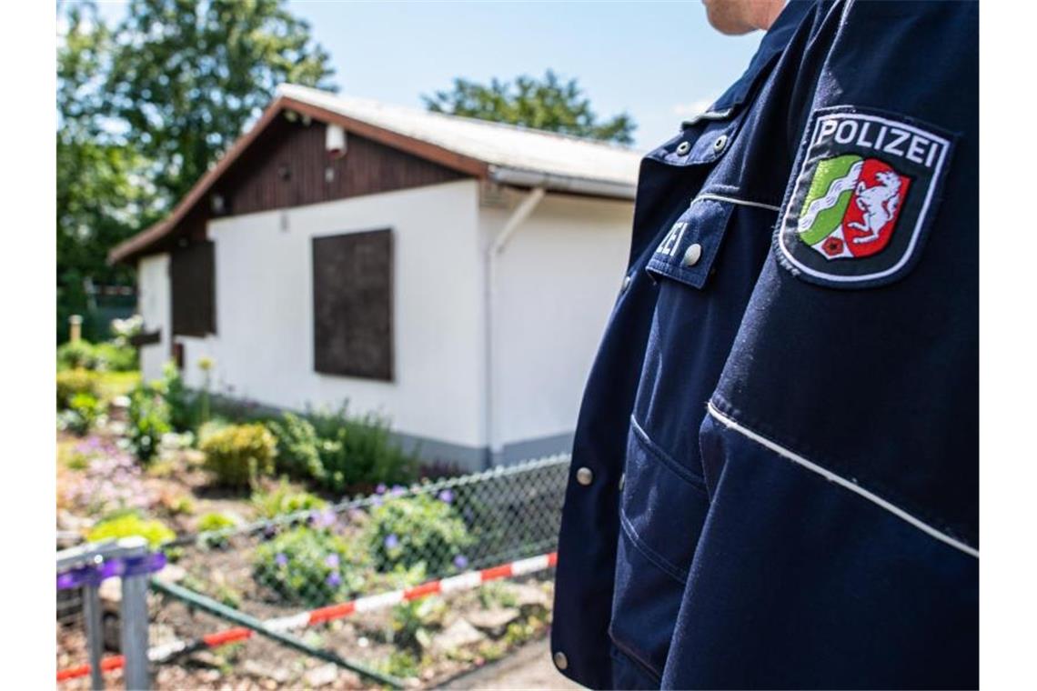 Kindesmissbrauch: Lambrecht will Tempo bei härteren Strafen Im aktuellen Missbrauchsfall in Münster hat die Polizei in dieser Gartenlaube Server sichergestellt. Foto: Guido Kirchner/dpa