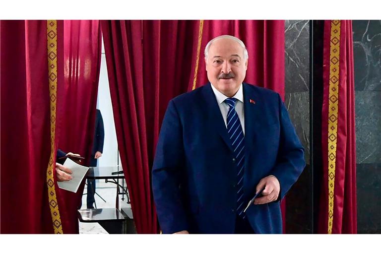 Im August 2020 hatte sich Alexander Lukaschenko, der seit 1994 im Amt ist, erneut zum Sieger der Präsidentenwahl erklären lassen.