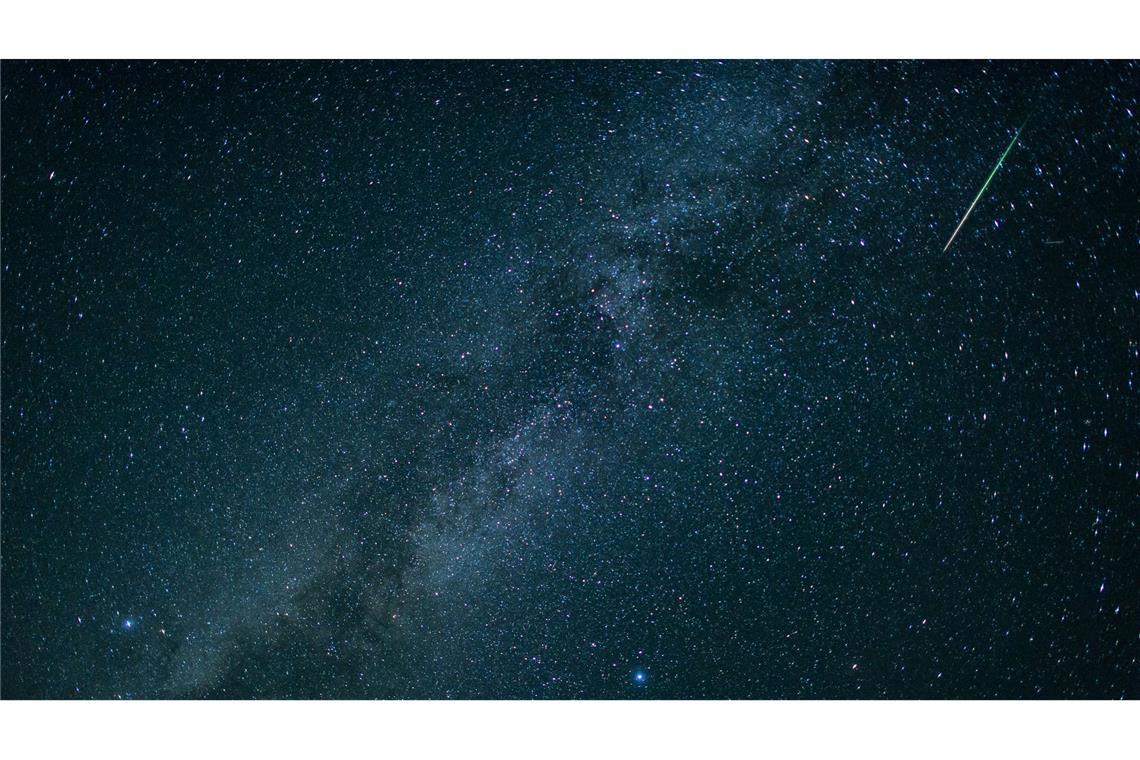 Sternschnuppen-Strom der Perseiden im August zu sehen Im August gibt es viele Sternschnuppen zu sehen - die meisten üblicherweise in der Nacht vom 12. auf den 13. August. (Archivbild)