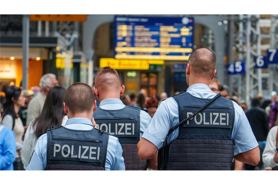 Mord im Hauptbahnhof - Weitere Verdächtige gefasst Im August soll ein 54 Jahre alter Mann einen 27-Jährigen mitten im Hauptbahnhof getötet haben. (Archivbild)