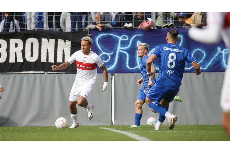 Im bisher letzten Derby im vergangenen Oktober war Roberto Massimo für die U21 des VfB am Ball – die 0:2-Niederlage gegen die Kickers konnte der Mann aus dem Profikader nicht verhindern.