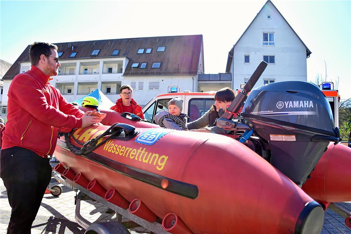 Im Boot der DLRG Wasserrettung.