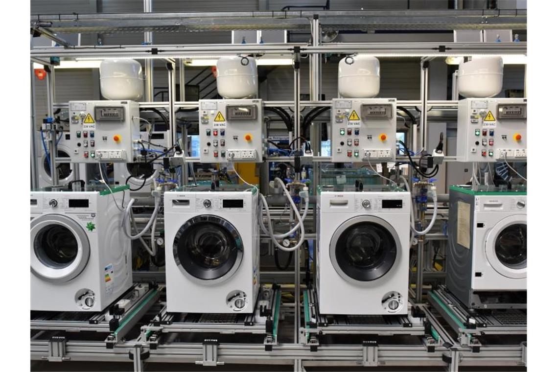 Im brandenburgischen Nauen werden Waschmaschinen produziert. Foto: Ralf Hirschberger/dpa-Zentralbild/dpa