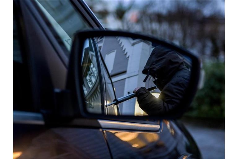 Im Corona-Jahr 2020 ist die Zahl der Autodiebstähle in Deutschland stark gesunken. Foto: Axel Heimken/dpa