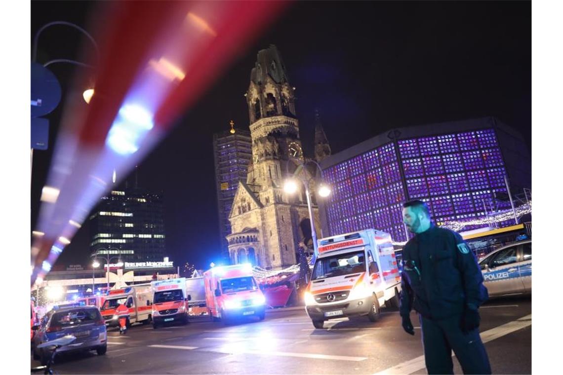 Im Dezember 2016 richtete Anis Amri auf dem Weihnachtsmarkt am Berliner Breitscheidplatz ein Blutbad an. Foto: Michael Kappeler/dpa