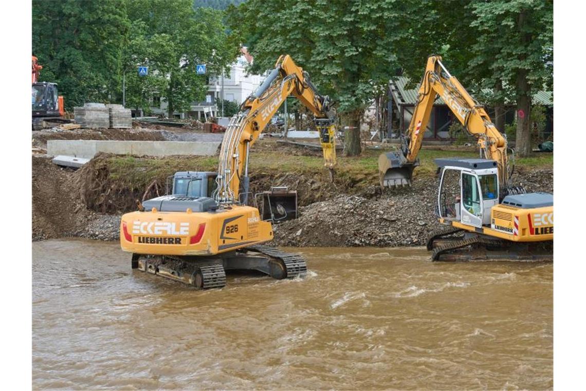 Ärzteverband kritisiert Versorgung im Flutgebiet Im durch das Hochwasser stark verwüsteten Ahrtal gehen die Aufräumarbeiten unvermindert weiter. Foto: Thomas Frey/dpa