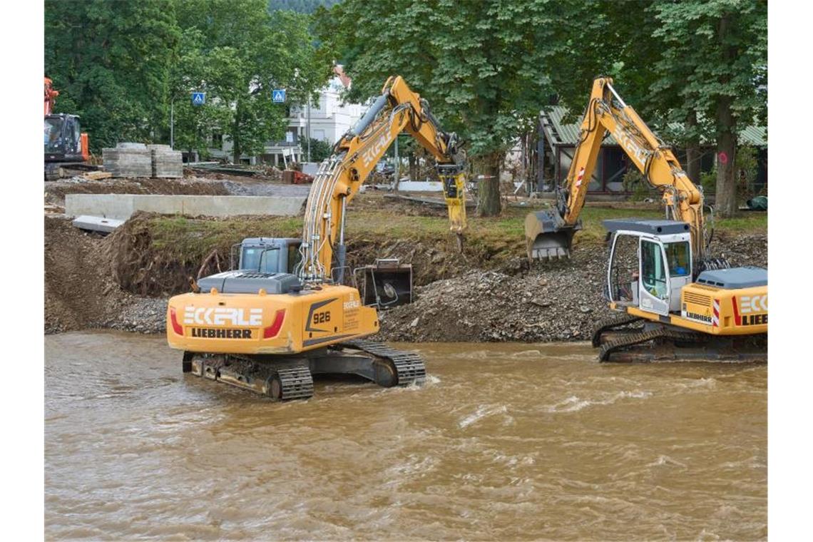 Im durch das Hochwasser stark verwüsteten Ahrtal gehen die Aufräumarbeiten unvermindert weiter. Foto: Thomas Frey/dpa